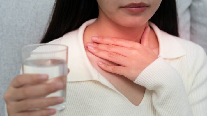 Tonsilit (Bademcik İltihabı) Nedir? Belirtileri, Nedenleri ve Tedavisi